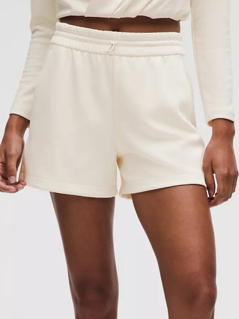 Lululemon Women's Softstreme Light Ivory High-Rise Short 4" Size 2
